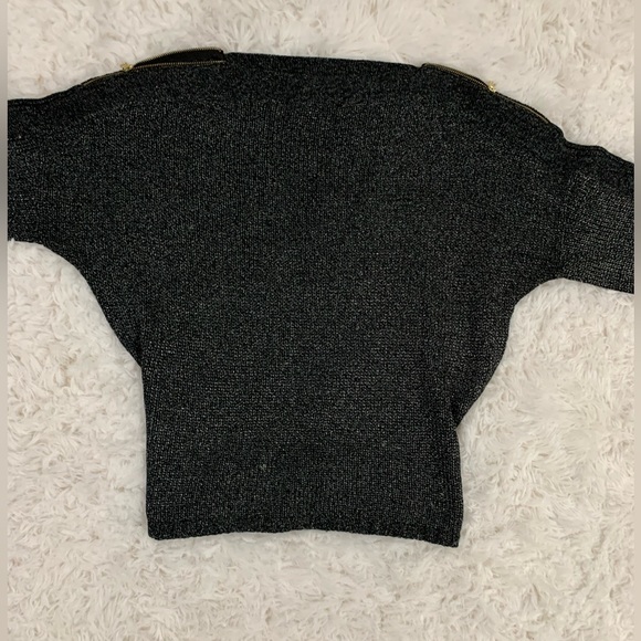 Gap Short Sleeve  Light weight Sweater. Size Large - Picture 13 of 13